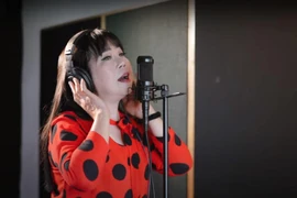 Ca sĩ Ánh Tuyết hát về tấm lòng người dân miền Trung gửi miền Nam 