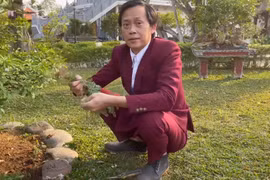 Danh hài Hoài Linh đạt nút vàng Youtube sau 2 tháng 11 ngày