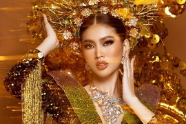 Tiết lộ về bộ trang phục nặng gần 30kg của đại diện Việt Nam