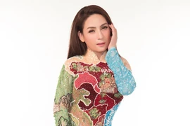 Xúc động clip Phi Nhung hát trên giường bệnh trước lúc qua đời