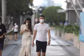 Vợ chồng Thủy Tiên in sao kê, tuyên bố khởi kiện người vu khống, bôi nhọ danh dự