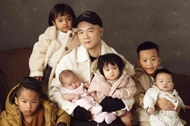 Nhà thiết kế Đỗ Mạnh Cường có thêm người con nuôi thứ 8