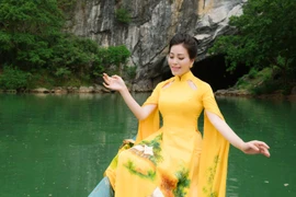 Quán quân "Sao Mai" Huyền Trang ra mắt MV đặc biệt về Quảng Bình