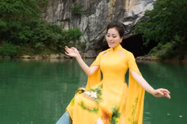 Quán quân "Sao Mai" Huyền Trang ra mắt MV đặc biệt về Quảng Bình