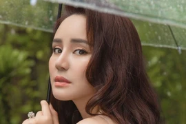 Ca sĩ Vy Oanh khởi kiện Hoa hậu Thu Hoài