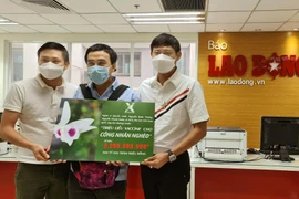 Quyền Linh và bạn bè ủng hộ 2,2 tỷ mua vaccine cho người nghèo