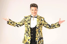 Đàm Vĩnh Hưng đóng 1,8 tỷ đồng học phí cho 100 em nhỏ mồ côi do Covid-19