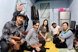 Nghệ sĩ Thương Tín: "Mình khổ rồi mà còn đi xe hơi thì kỳ lắm!"