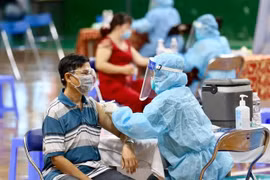 Chiến dịch tiêm vaccine thần tốc của Hà Nội được đề cử giải Bùi Xuân Phái