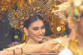 Đại diện Việt Nam tỏa sáng trên sân khấu "Miss Grand International 2021"