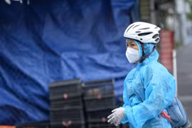 “Sao” Việt tiếp tục chung sức hỗ trợ TP.HCM chống dịch