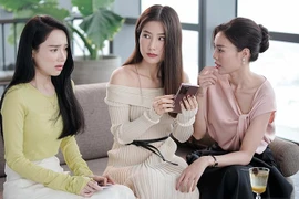 Đạo diễn Nhất Trung chỉ trích một nữ diễn viên chính của phim "1990": “không thể chấp nhận được”