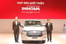 Toyota Innova 2016 giá cao nhất gần 1 tỷ đồng