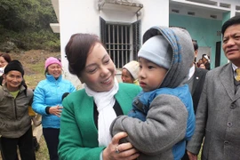 Trao tặng trang thiết bị cho Bộ đội Biên phòng tỉnh Cao Bằng