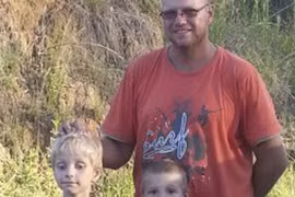 Sống sót nhờ uống nước mưa cầm hơi 10 ngày