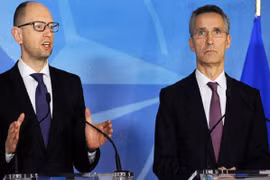 NATO cam kết tiếp tục ủng hộ “thực chất” cho Ukraine