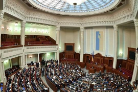 Quốc hội Ukraine họp suốt đêm thông qua ngân sách nhà nước năm 2015