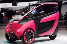 Toyota i-Road hồng rực ấn tượng tại triển lãm xe Paris