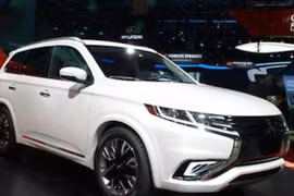 Mitsubishi Outlander PHEV Concept-S: Tiêu thụ nhiên liệu ít hơn cả xe máy
