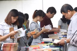 Tìm lại chút hoài niệm trên những trang sách vương màu thời gian