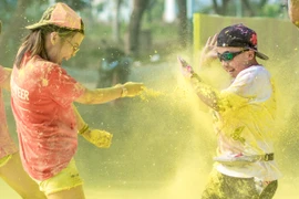 Lễ hội sắc màu lớn nhất trong năm đến với giới trẻ Thủ đô