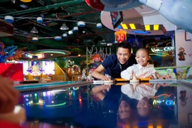 Hàng vạn người tham gia Khám phá Vincom Center Hạ Long