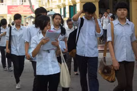 Đăng ký dự thi lớp 10 tăng vọt vào các trường có điểm đầu vào thấp