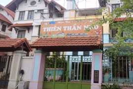 "Bảo mẫu" dùng bằng giả vì rất… yêu trẻ 