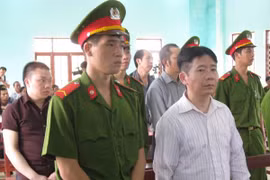 Bắt chước Tàng Keangnam, cán bộ liên bản buôn ma tuý như bán rau