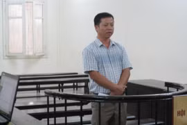 Lĩnh án vì biến thực phẩm "trôi nổi" thành "hàng hiệu"