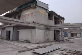 Bàn giao nhà 8B Lê Trực cho chủ đầu tư hoàn thiện, sẽ bàn giao căn hộ trước Tết