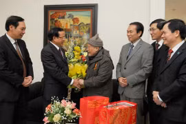 Bí thư Thành ủy chúc Tết trí thức tiêu biểu