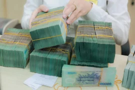 Lãi suất huy động bị "ghìm cương", ngân hàng sẽ đẩy mạnh phát hành trái phiếu 