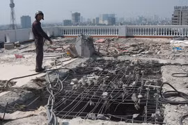 Cắt ngọn xong 3 tầng vượt phép tại 19 Triệu Việt Vương