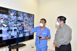 Thủ tướng Phạm Minh Chính kiểm tra, chỉ đạo, động viên công tác chống dịch tại Bình Dương