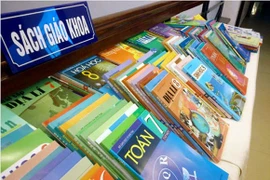 Xin tạm rút đề án đổi mới sách giáo khoa