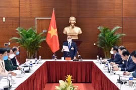 Thủ tướng họp khẩn về Covid-19 tại nơi tổ chức Đại hội Đảng XIII