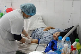 Hà Nội đề xuất tăng viện phí kịch khung