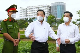 Phong tỏa Bệnh viện Nhiệt đới Trung ương, cách ly toàn bộ nhân viên