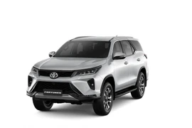 Bridgestone Dueler “Made in Vietnam” được lựa chọn làm lốp theo xe Toyota Fortuner