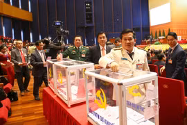 Hôm nay, Ban Chấp hành Trung ương khóa XIII bầu Bộ Chính trị, Tổng Bí thư