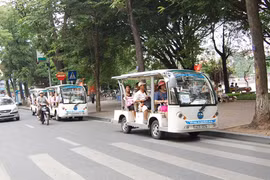 Xe điện phố cổ đưa đón hơn 2 triệu lượt khách