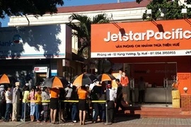 Jetstar Pacific bay chuyến đầu tiên TP HCM - Huế
