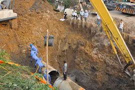 Đường ống nước sông Đà vỡ 9 lần, Hà Nội hết kiên nhẫn với Vinaconex