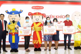 Dai-ichi Life Việt Nam trao giải cho khách hàng trúng thưởng