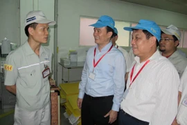 Các doanh nghiệp Hà Nội vẫn sản xuất bình thường