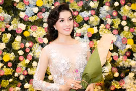 MC Thanh Mai lộng lẫy nhận giải thưởng "Người phụ nữ tài sắc"