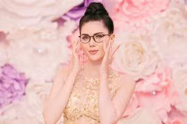 Á hậu Kim Nguyên nhí nhảnh nhưng vẫn đầy quyến rũ