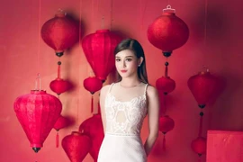 Á hậu Huyền My ấn tượng trong hậu trường bộ ảnh Tết 2017