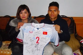 Đấu giá thành công 330 triệu đồng chiếc áo của hậu vệ U23 Việt Nam